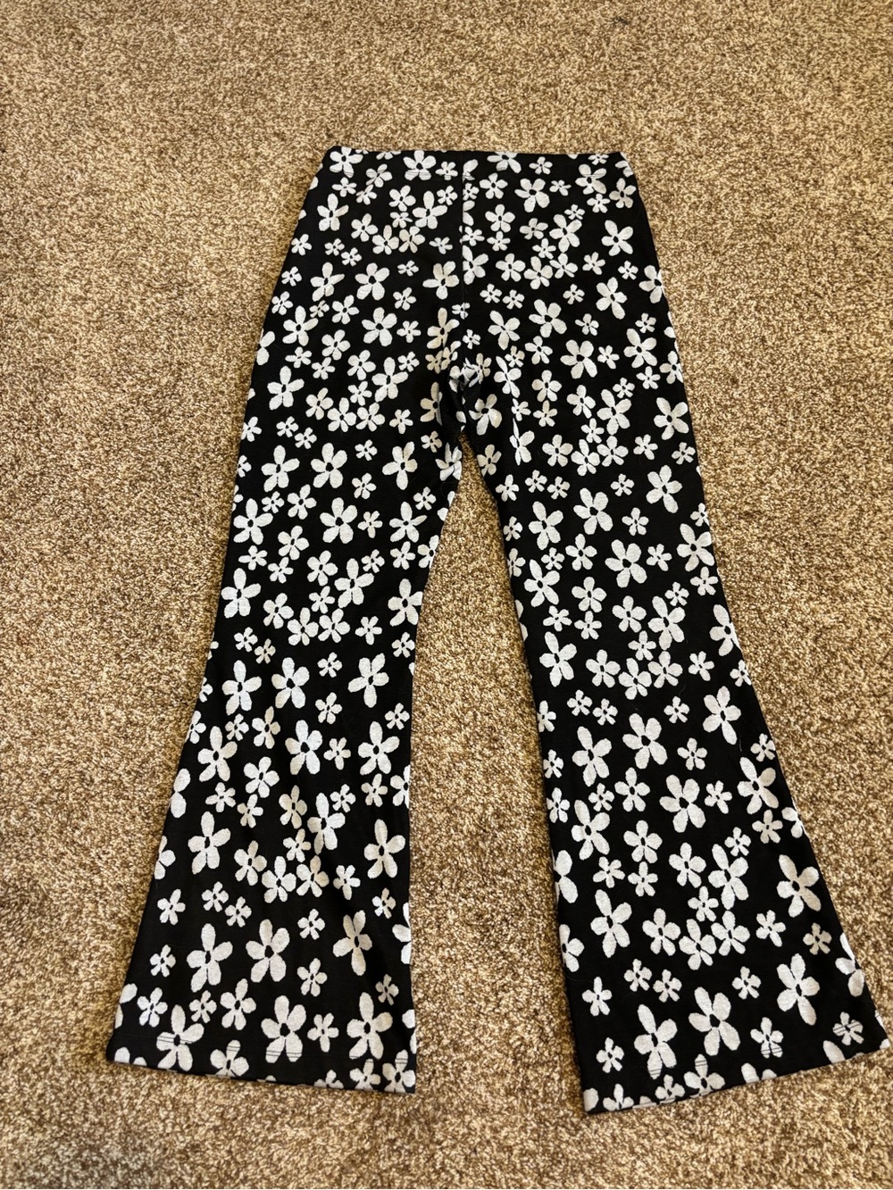 Urban Outfitters || Black and White Floral Retro Style Knit Flare Pants Size XL - Picture 8 of 8